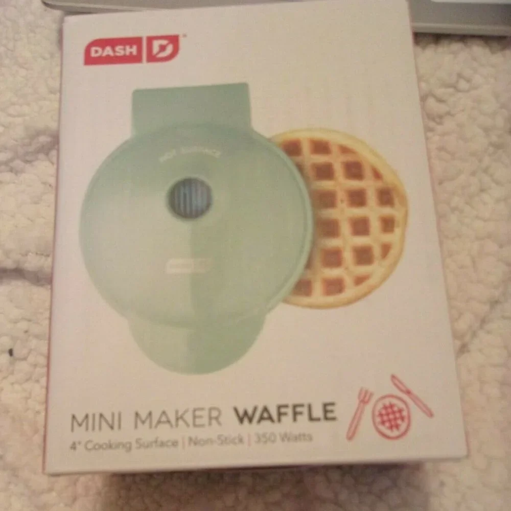 Mini waffle maker Dash Aqua blue new in box